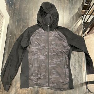Lululemon athletics men’s small us rain coat light zip up camouflage black gray